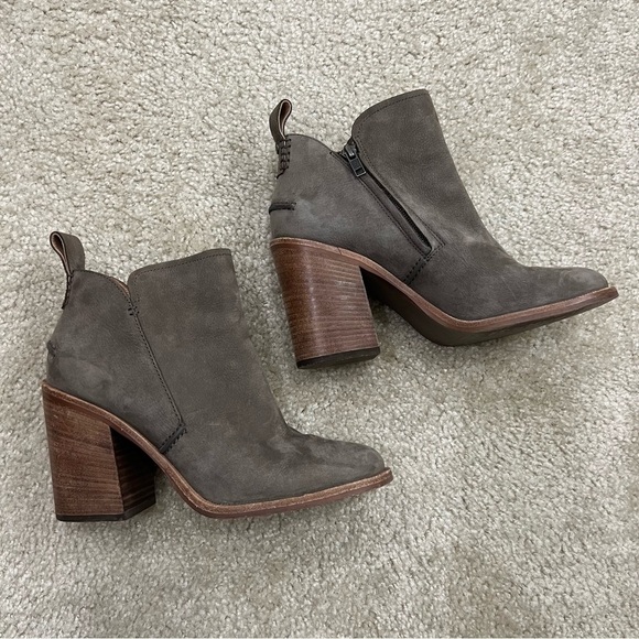 UGG Pixley Stacked Heel Ankle Boots Bootie Mysterious Grey Leather 1095057 Sz 8 - Picture 15 of 16